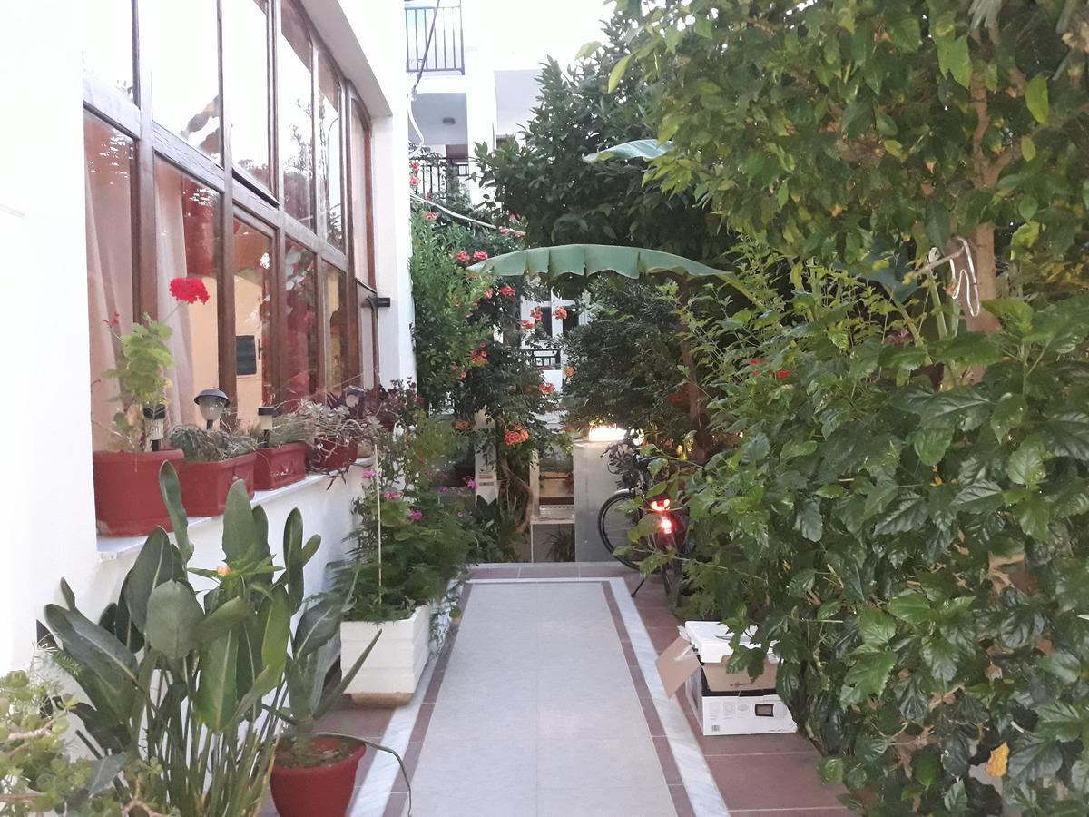 Anthi Katerina Rooms Platanés エクステリア 写真